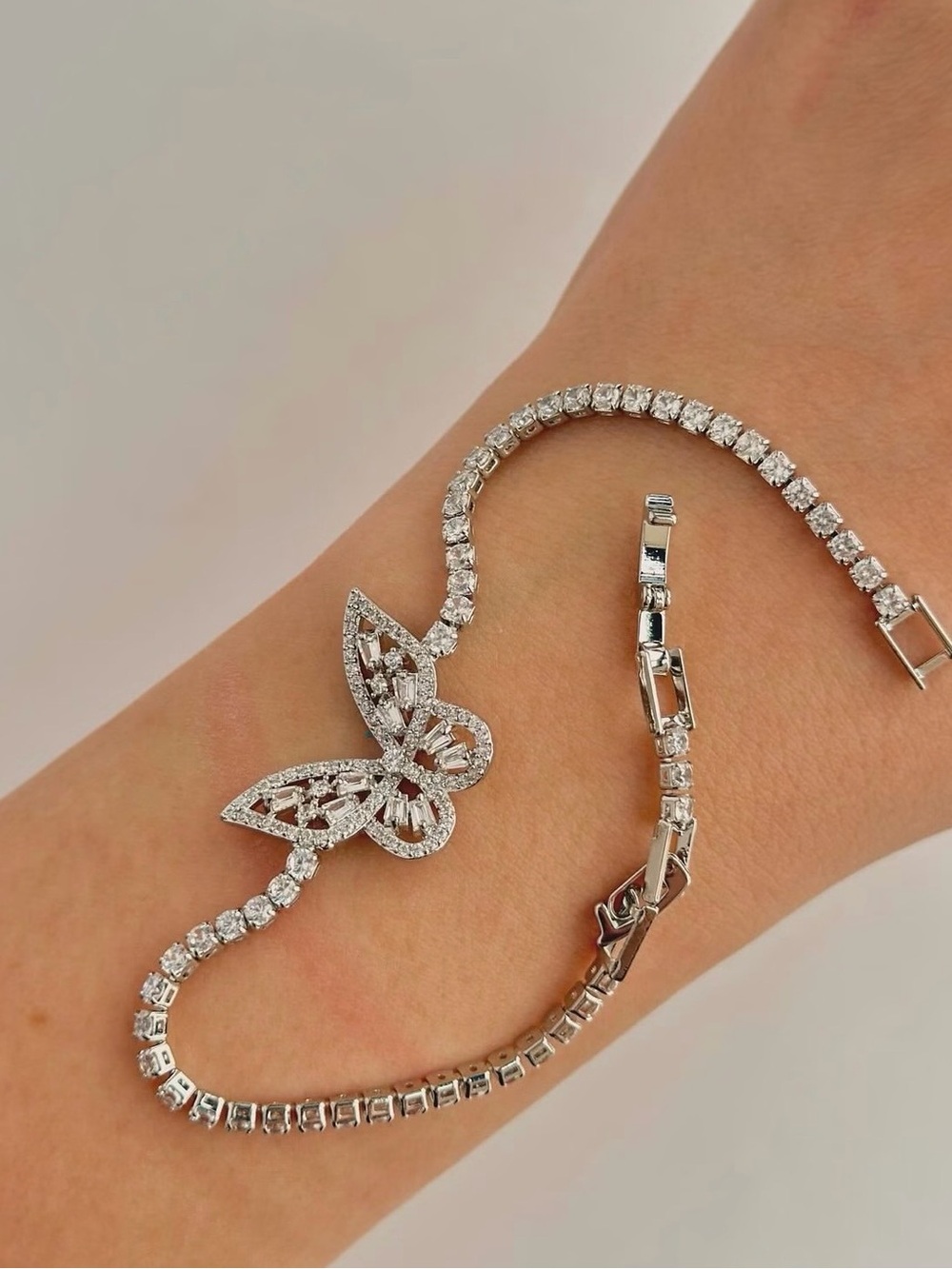 Brand New Silver-Tone Butterfly & Teardrop Bracelet Set With Ring – 3 Pieces